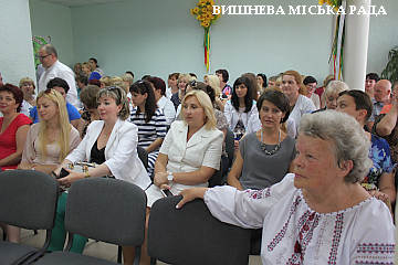Міська і обласна влада привітали медичних працівників Вишнівської лікарні