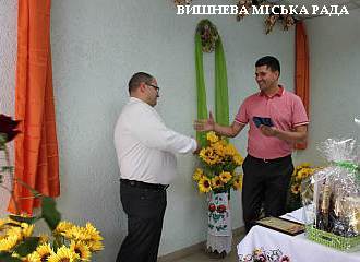 Міська і обласна влада привітали медичних працівників Вишнівської лікарні