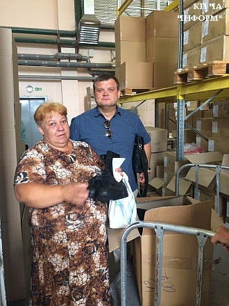 Вишнівські депутати та громада міста відправляють благодійну допомогу в зону АТО