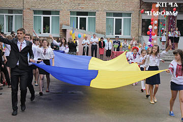 У Вишневому пролунав останній дзвоник