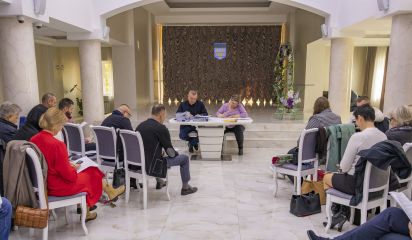 ХХVІІІ сесія Вишневої міської ради VІІІ скликання пройшла 19 жовтня 2023 року під головуванням міського голови Іллі Дікова