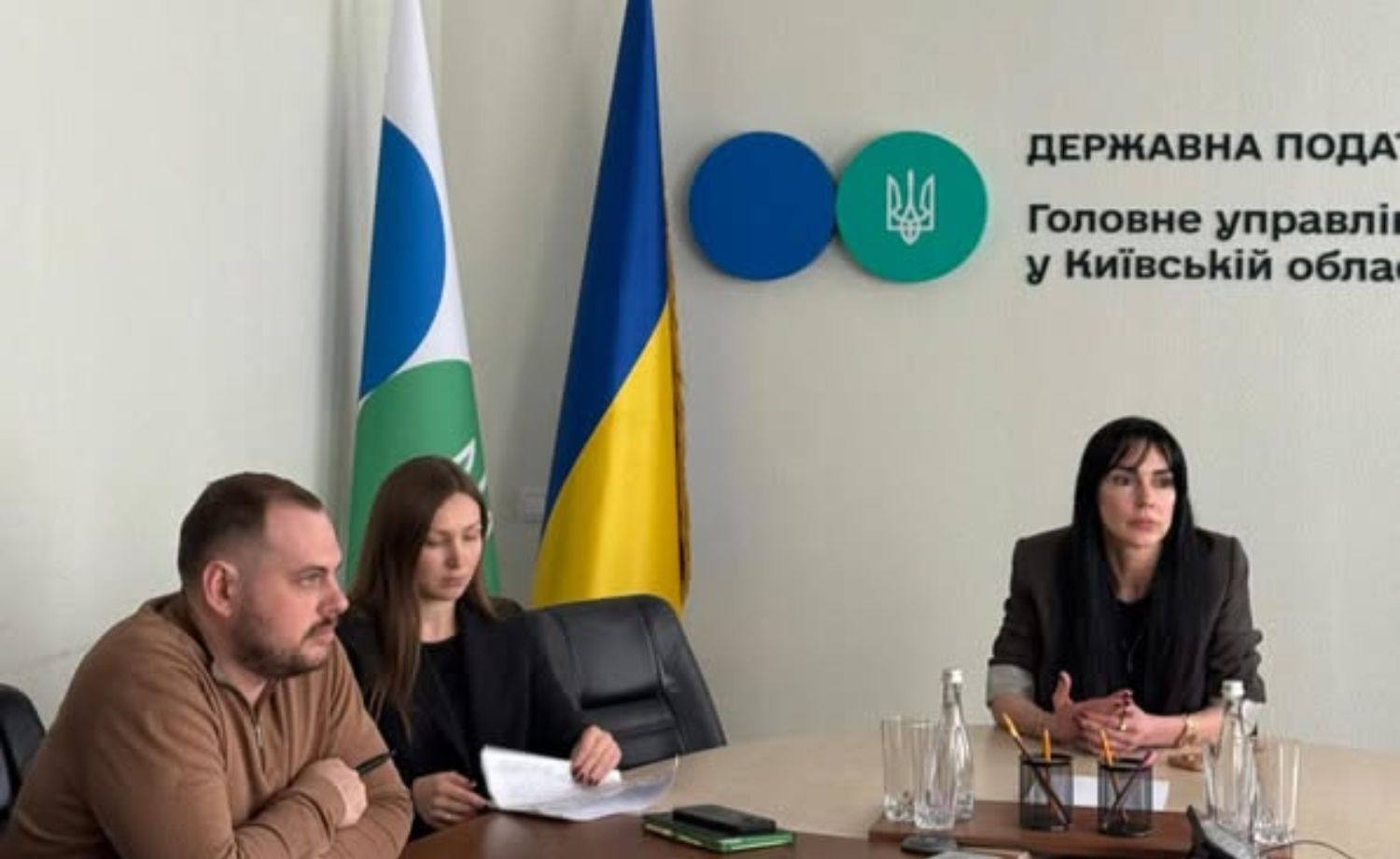 Головне управління ДПС у Київській області продовжує роботу консультаційних центрів для бізнесу. Заступник начальника податкової служби Київщини Валерія Буділовська роз'яснила основні рекомендації розгляду питання виключення платника податку з переліку