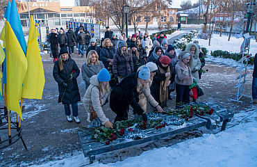 Небесна Сотня – України крила…