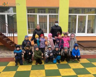 Бучанський район: до дітлахів садочку «Чебурашка» завітали рятувальники з виховною бесідою