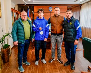 Вишнева міська рада привітала срібного призера чемпіонату світу Ібрагіма Насібова