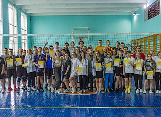 У Вишневому відбувся турнір з волейболу на Кубок міського голови Іллі Дікова