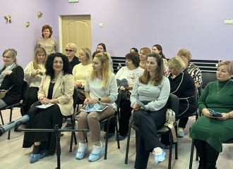 Пліч-о-пліч ми тримаємо освітній фронт