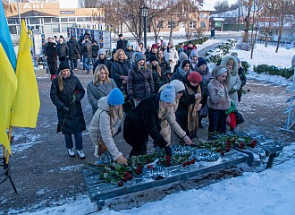 Небесна Сотня – України крила…